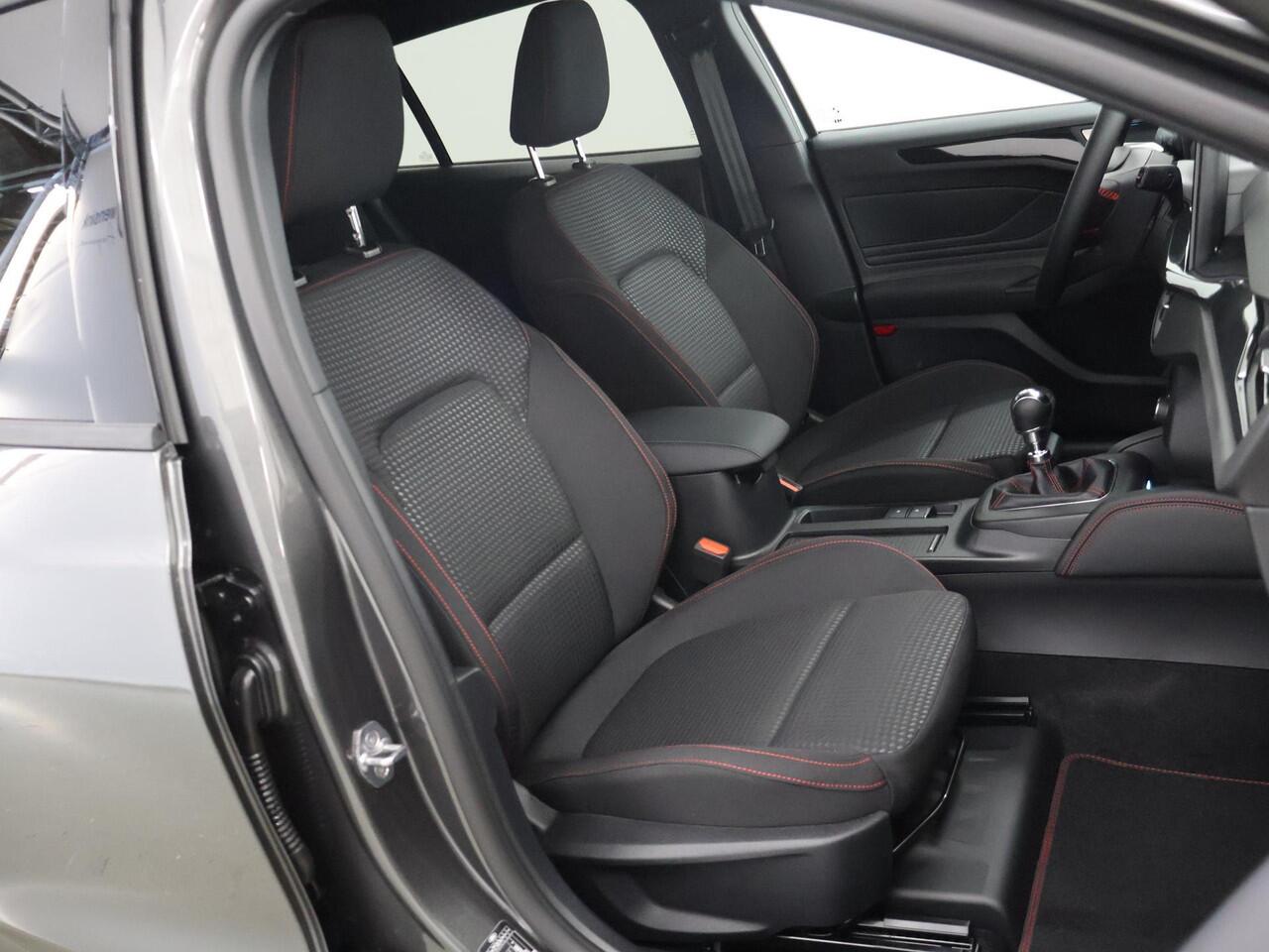 Ford FOCUS Wagon 1.0 EcoBoost Hybrid ST Line X | Parkeercamera | Winterpakket | Cruise Control Adaptief | Navigatie | Draadloos Apple Carplay/Android Auto |