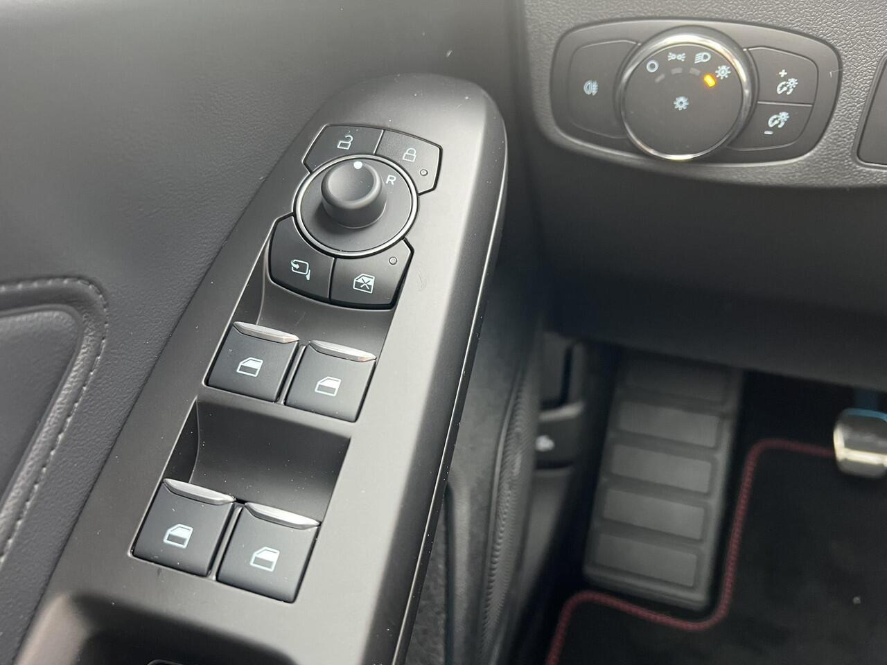 Ford FOCUS Wagon 1.0 EcoBoost Hybrid ST Line X | 125pk | 18 Inch Lichtmetaal | Elektrische Achterklep | Panoramadak | Driver Assistance Pack | Winterpack | Matrix Led koplampen