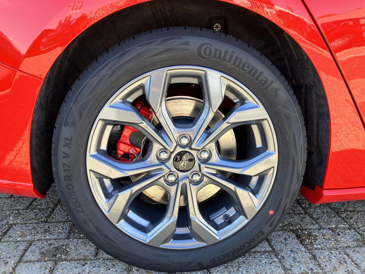 Ford FOCUS Wagon 1.0 EcoBoost Hybrid ST Line X