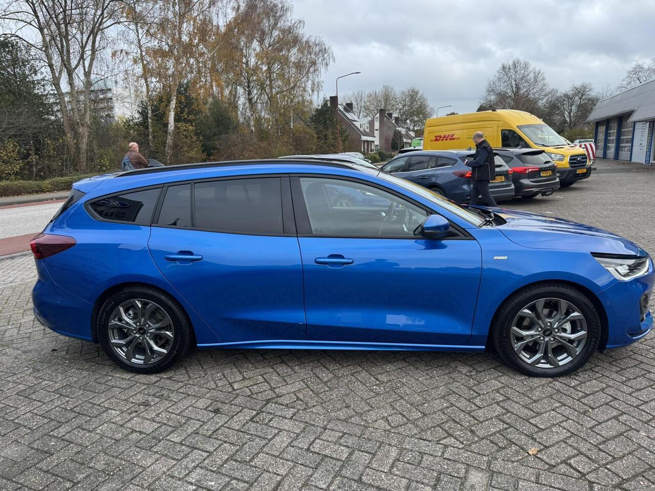 Ford FOCUS Wagon 1.0 EcoBoost Hybrid ST Line X 155pk | Trekhaak afneembaar | Panoramadak | Bang&Olufsen | Adaptive cruise control | Winter Pack | All season banden | Camera