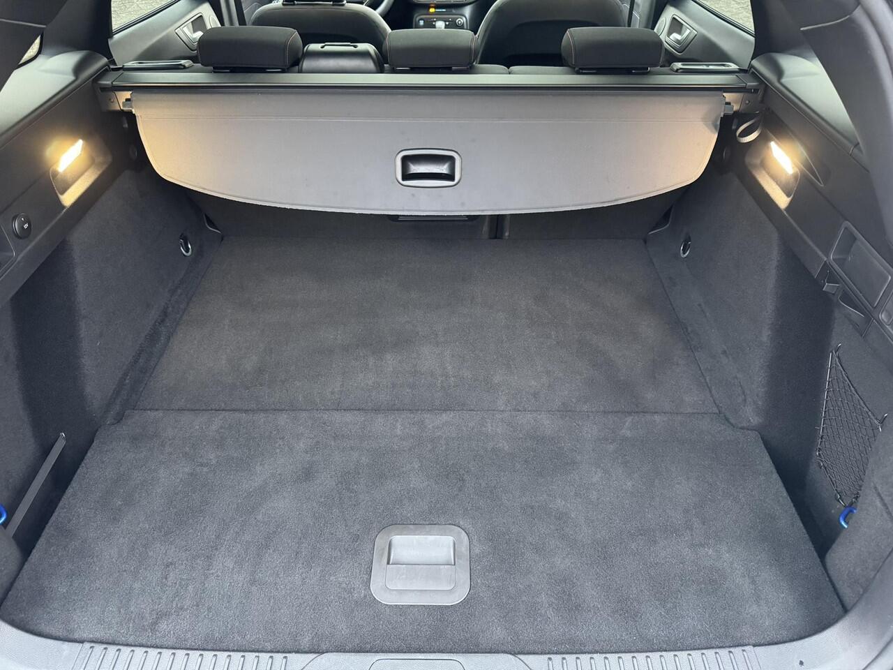 Ford FOCUS Wagon 1.0 EcoBoost Hybrid ST Line X 155pk | Trekhaak afneembaar | Panoramadak | Bang&Olufsen | Adaptive cruise control | Winter Pack | All season banden | Camera