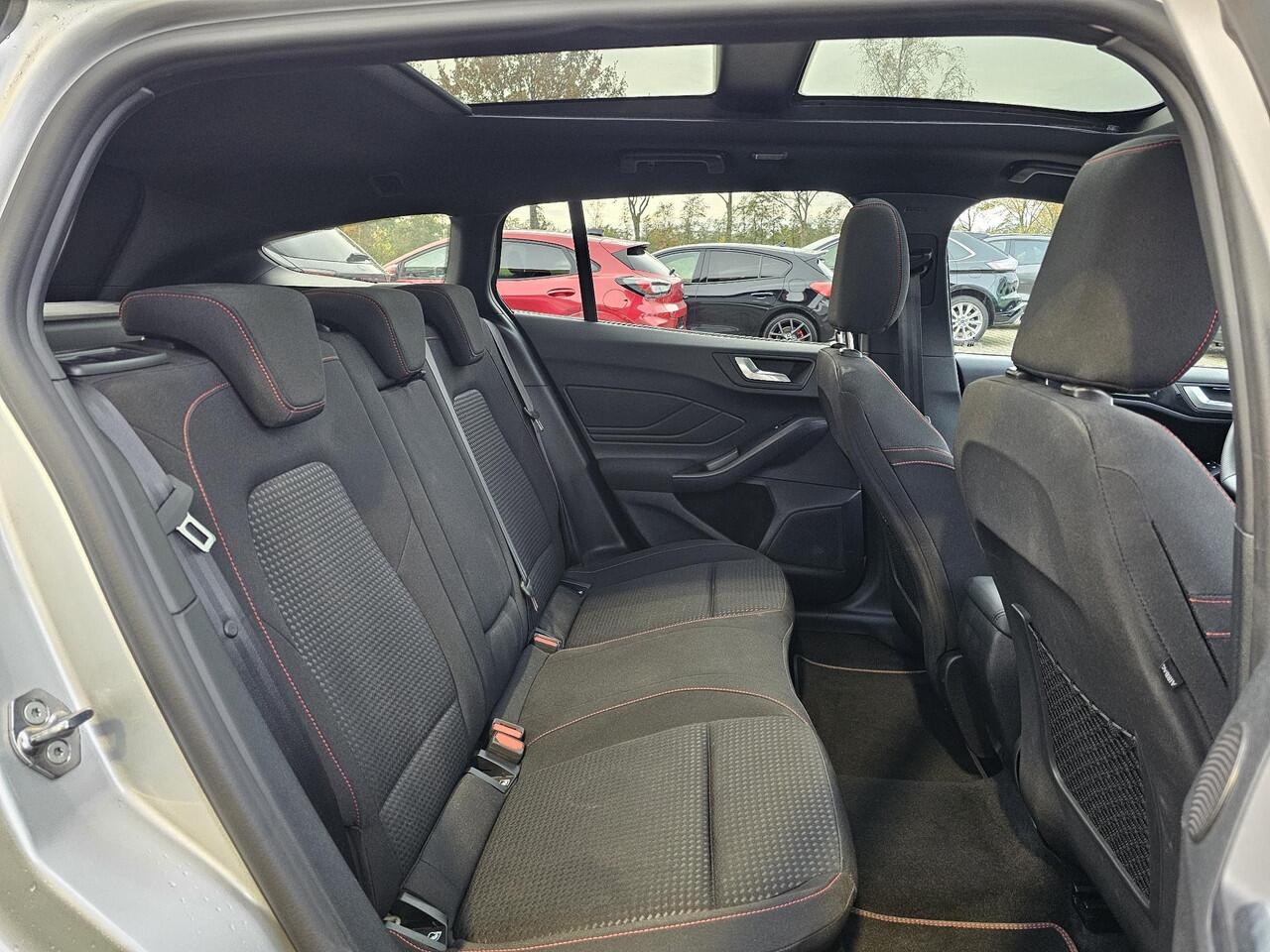 Ford FOCUS Wagon 1.0 EcoBoost Hybrid ST Line X 155pk | Trekhaak afneembaar | Panoramadak | Bang&Olufsen | Adaptive cruise control | Winter Pack | All season banden | Camera