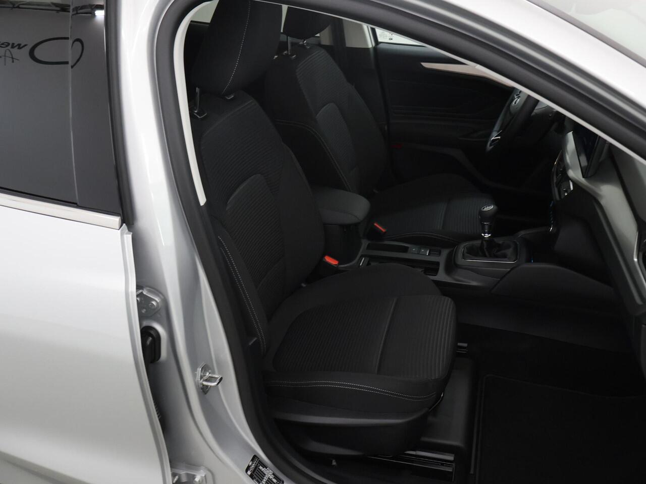 Ford FOCUS Wagon 1.0 EcoBoost Hybrid Titanium | Navigatie | Cruise Control Adaptief | Winterpack | Dodehoeksensor | Achteruitrijcamera |