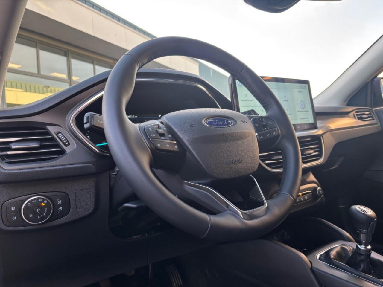 Ford FOCUS 1.0 TITANIUM X AIRCO WIDESCREEN PDC WINTERPACK.