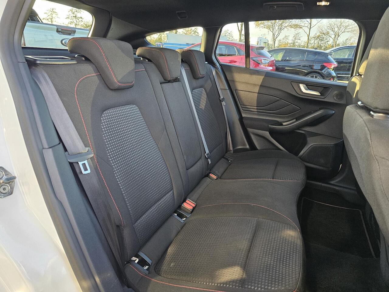 Ford FOCUS Wagon 1.0 EcoBoost Hybrid ST Line X 155pk | Trekhaak afneembaar | Panoramadak | Bang&Olufsen | Adaptive cruise control | Winter Pack | All season banden | Camera