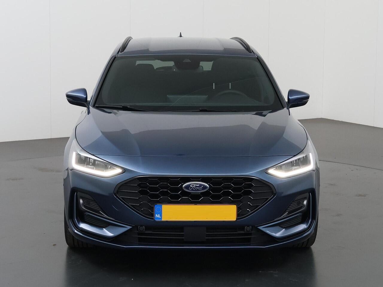 Ford FOCUS Wagon 1.0 EcoBoost Hybrid ST Line X | Winterpack