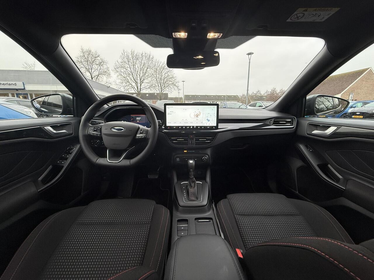 Ford FOCUS Wagon 1.0 EcoBoost Hybrid ST Line X 155pk | Trekhaak afneembaar | Panoramadak | Bang&Olufsen | Adaptive cruise control | Winter Pack | All season banden | Camera