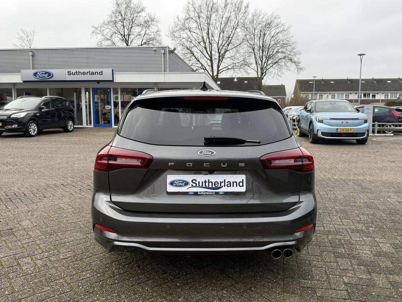 Ford FOCUS Wagon 1.0 EcoBoost Hybrid ST Line X 155pk | Trekhaak afneembaar | Panoramadak | Bang&Olufsen | Adaptive cruise control | Winter Pack | All season banden | Camera