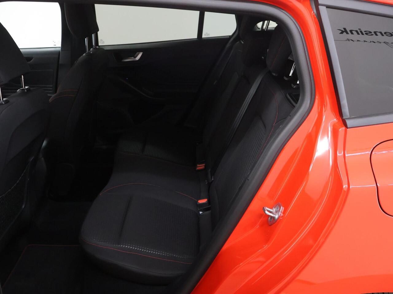 Ford FOCUS Wagon 1.0 EcoBoost Hybrid ST Line X | Navigatie | Stoelverwarming | Achteruitrijcamera | AGR stoelen | Cruise control | Climate control | Draadloze Carplay & Android Auto