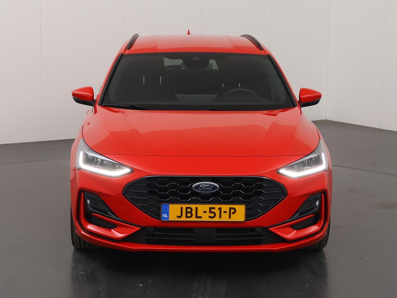 Ford FOCUS Wagon 1.0 EcoBoost Hybrid ST Line X | Navigatie | Stoelverwarming | Achteruitrijcamera | AGR stoelen | Cruise control | Climate control | Draadloze Carplay & Android Auto