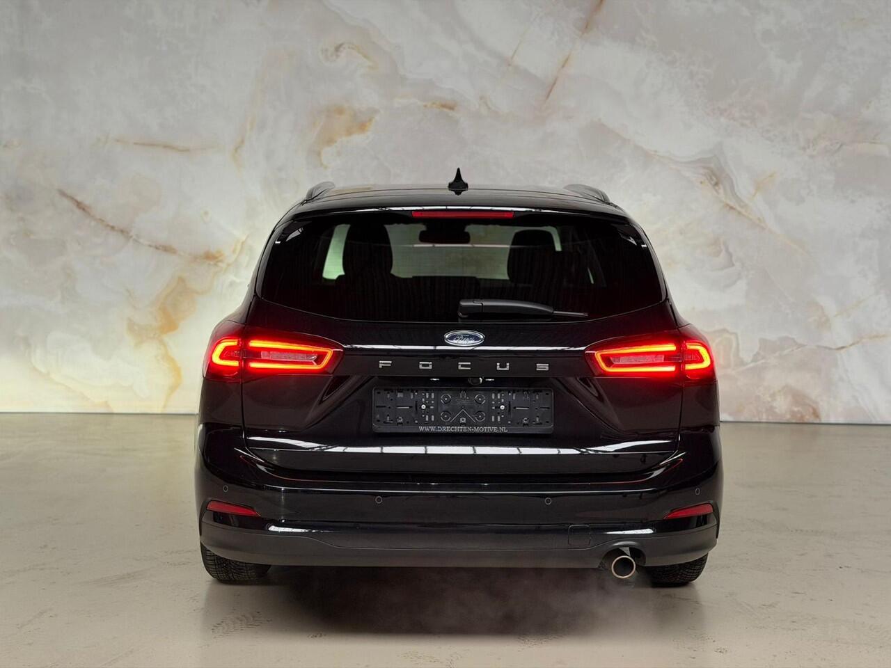 Ford FOCUS Wagon 1.0 EcoBoost Hybrid Titanium Automaat / Navi / Cam