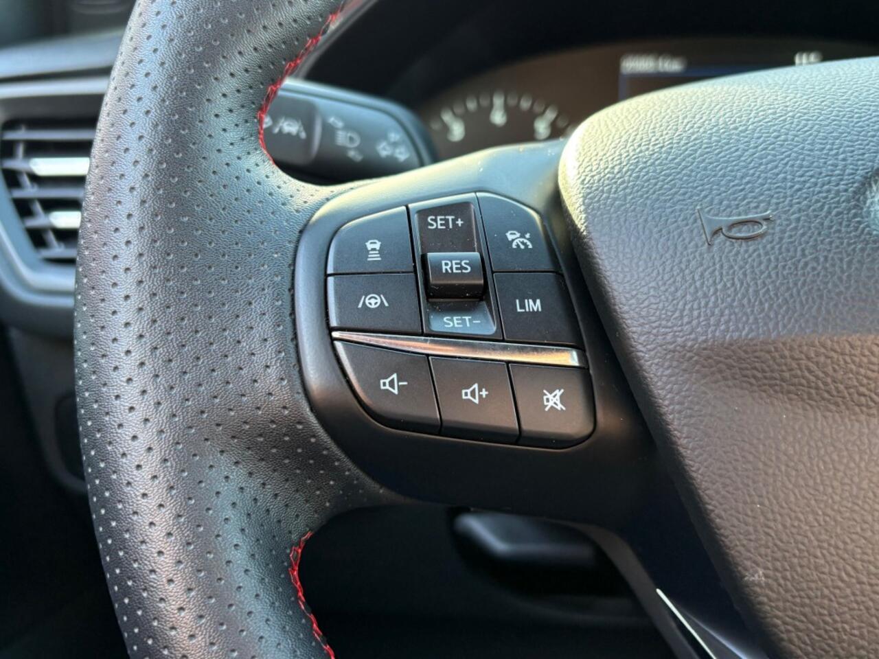 Ford FOCUS WAGON 1.0 ECOBOOST HYBRID ST-LINE 155PK AUT. NAVI CAMERA CARPLAY