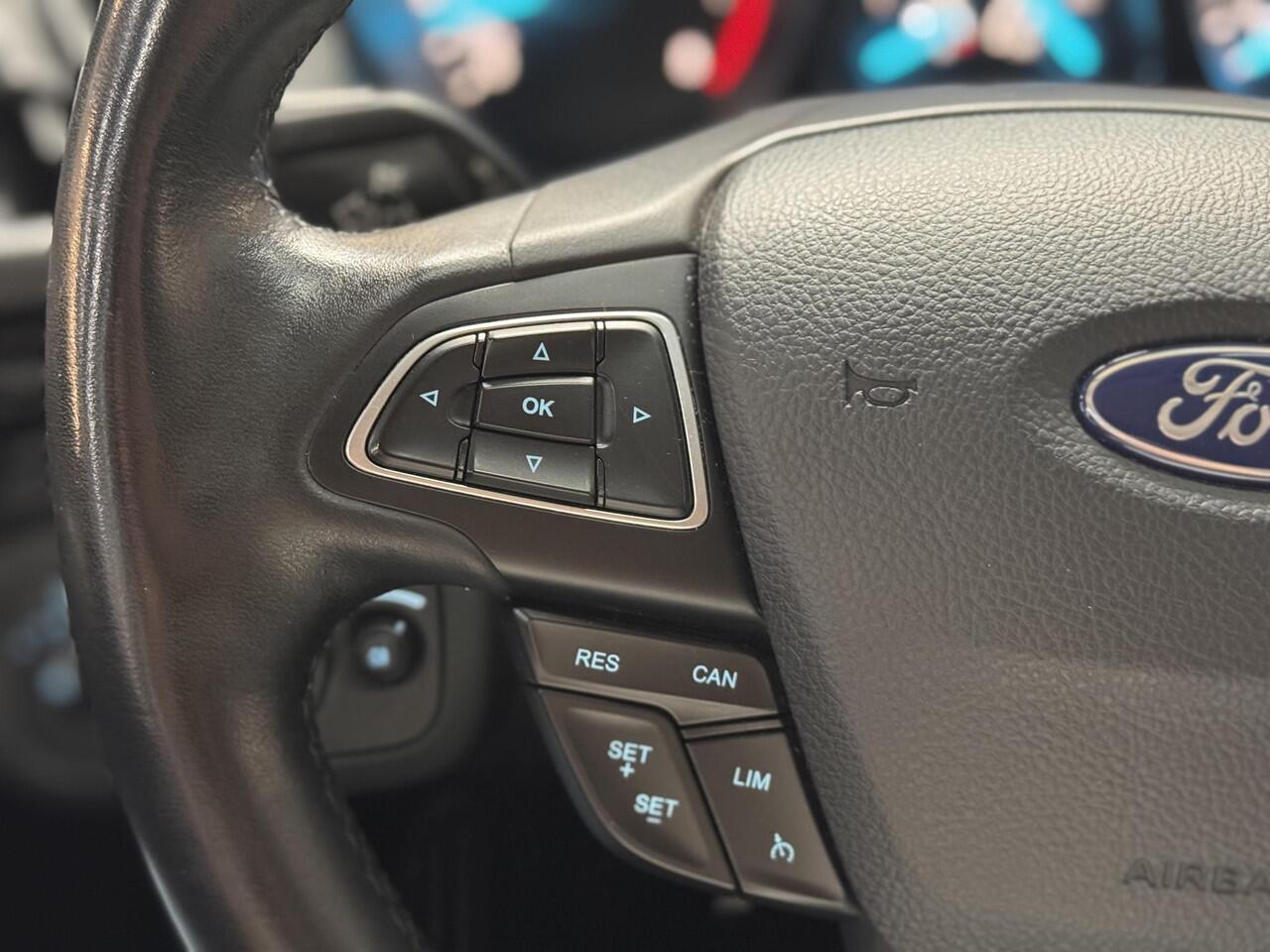 Ford KUGA 1.5 EcoBoost Ultimate Elektr. Trekhaak Navi Privacy Glass LM velgen Dealeronderhouden NL-Auto