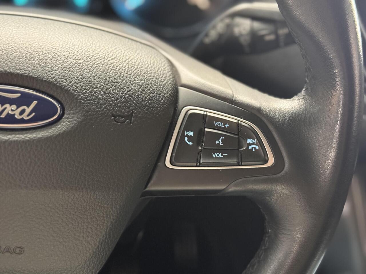 Ford KUGA 1.5 EcoBoost Ultimate Elektr. Trekhaak Navi Privacy Glass LM velgen Dealeronderhouden NL-Auto