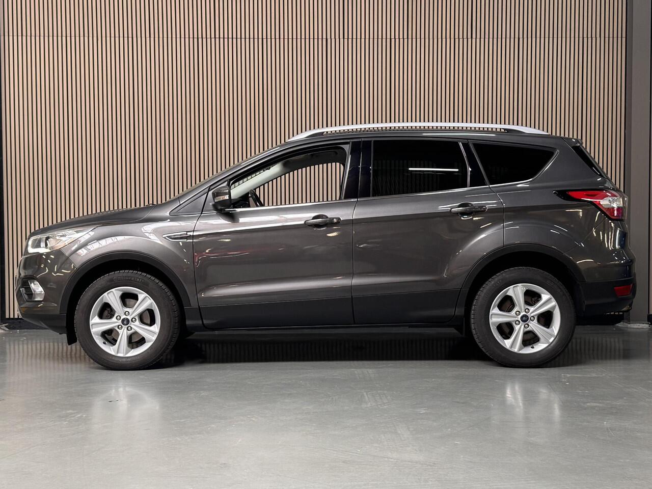 Ford KUGA 1.5 EcoBoost Ultimate Elektr. Trekhaak Navi Privacy Glass LM velgen Dealeronderhouden NL-Auto
