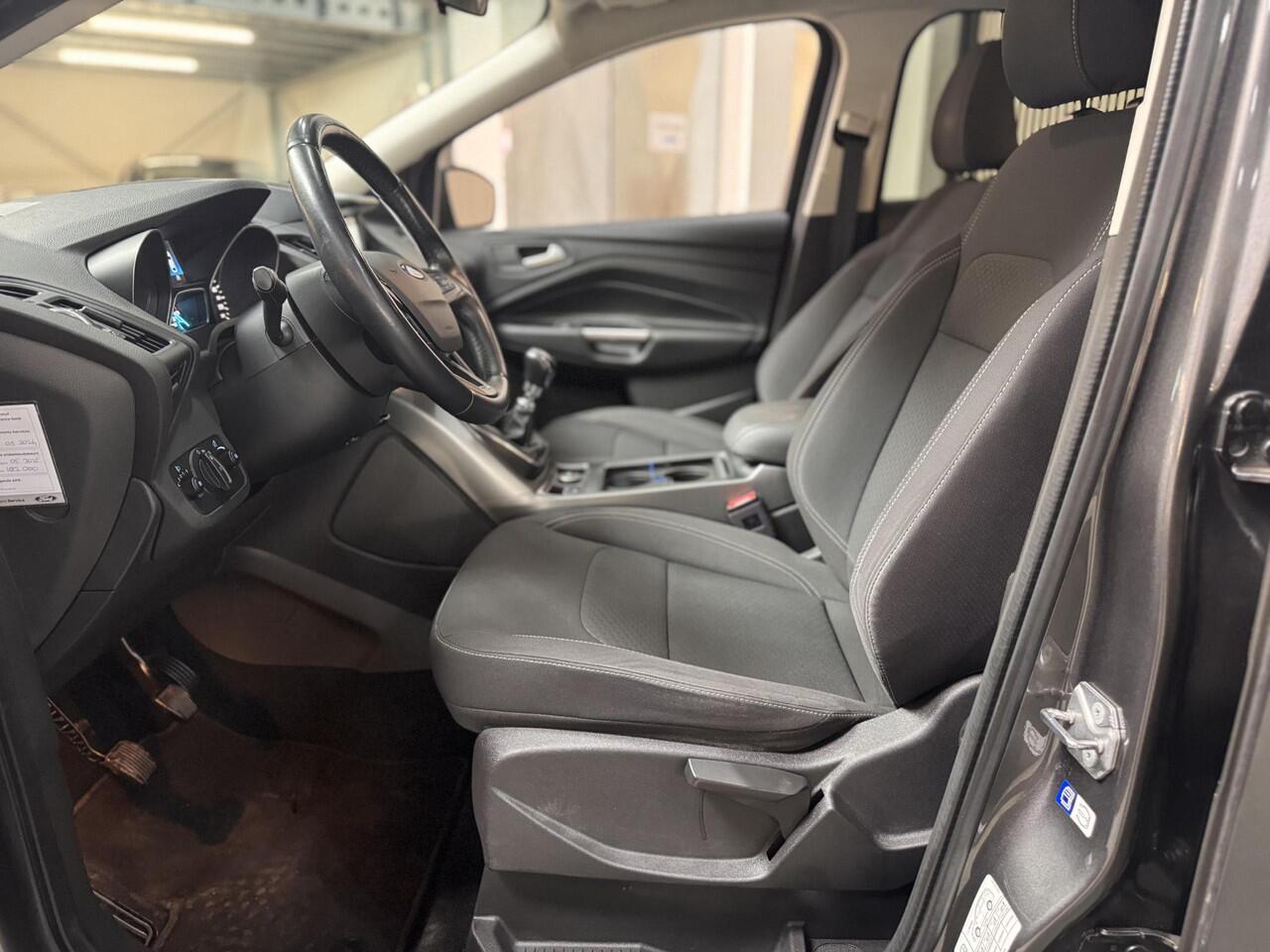 Ford KUGA 1.5 EcoBoost Ultimate Elektr. Trekhaak Navi Privacy Glass LM velgen Dealeronderhouden NL-Auto