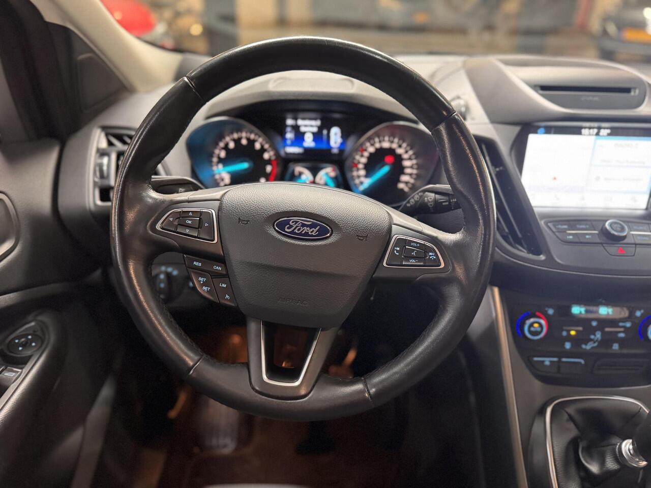 Ford KUGA 1.5 EcoBoost Ultimate Elektr. Trekhaak Navi Privacy Glass LM velgen Dealeronderhouden NL-Auto