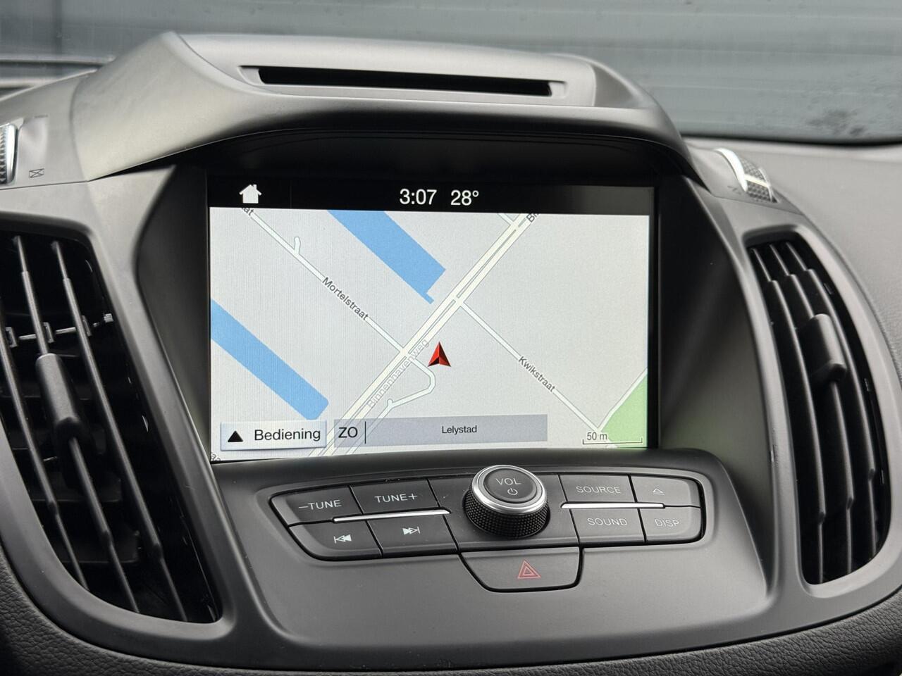 Ford KUGA 1.5 EcoBoost ST Line Navi,Camera,Trekhaak,Clima,Halfleder,Pdc V+A,120pk,Lm velgen,6 Bak,Apk tot 06-2026