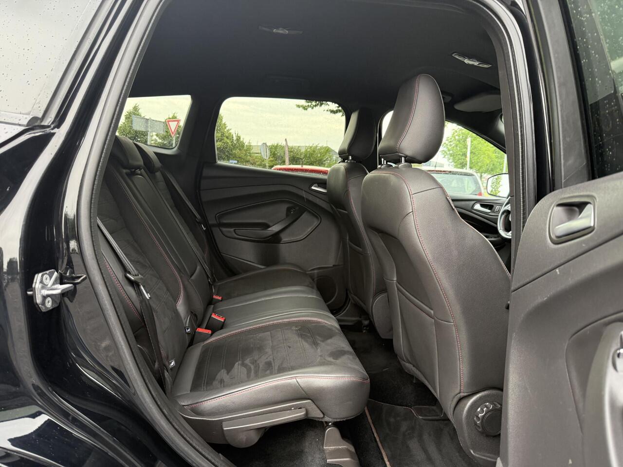 Ford KUGA 1.5 EcoBoost ST Line Navi,Camera,Trekhaak,Clima,Halfleder,Pdc V+A,120pk,Lm velgen,6 Bak,Apk tot 06-2026