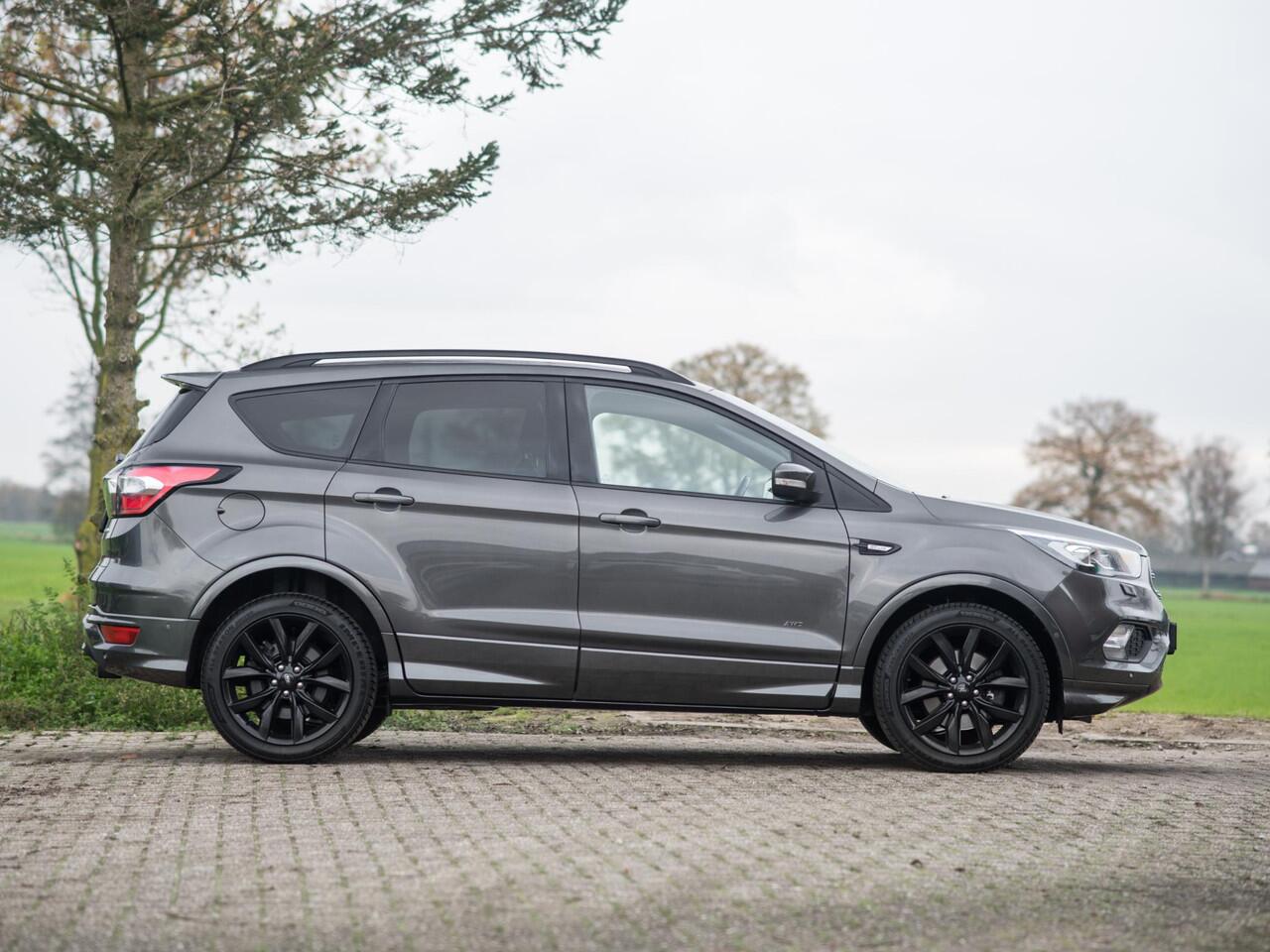 Ford KUGA 1.5 EcoBoost ST Line AWD Pano Sony Cruise