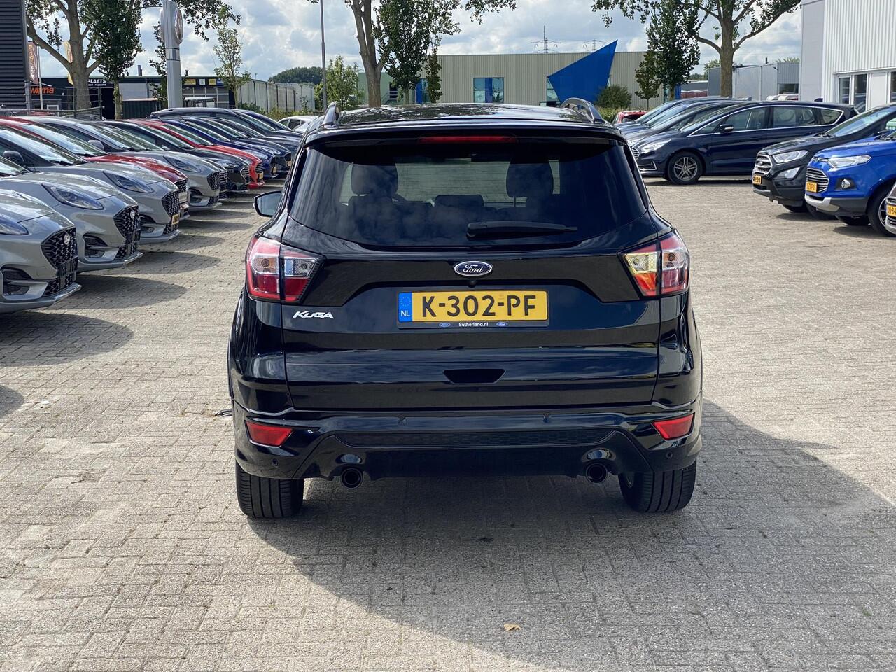 Ford KUGA 1.5 EcoBoost ST Line 150pk | Wegklapbare Trekhaak | Winter Pack | Camera | 2.000kg Trekgewicht