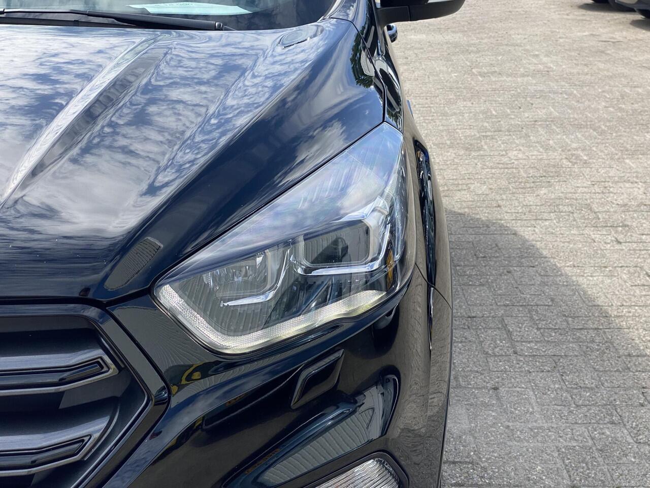 Ford KUGA 1.5 EcoBoost ST Line 150pk | Wegklapbare Trekhaak | Winter Pack | Camera | 2.000kg Trekgewicht