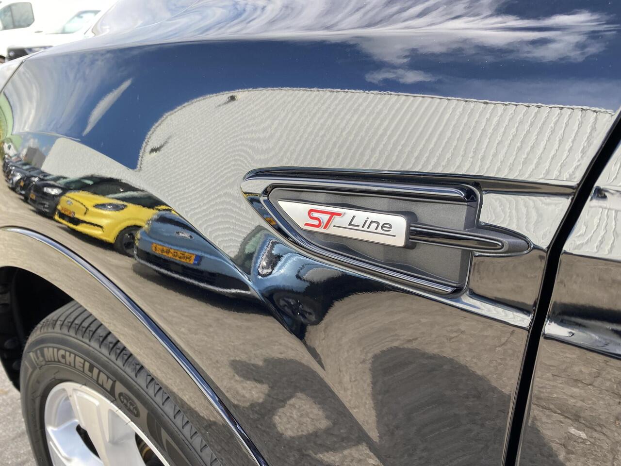 Ford KUGA 1.5 EcoBoost ST Line 150pk | Wegklapbare Trekhaak | Winter Pack | Camera | 2.000kg Trekgewicht