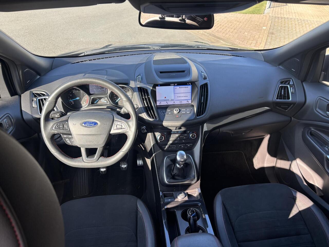 Ford KUGA 1.5 EcoBoost ST Line
