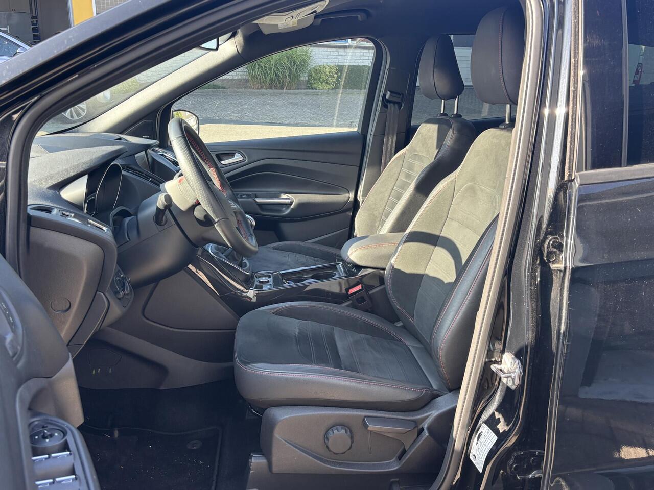 Ford KUGA 1.5 EcoBoost ST Line