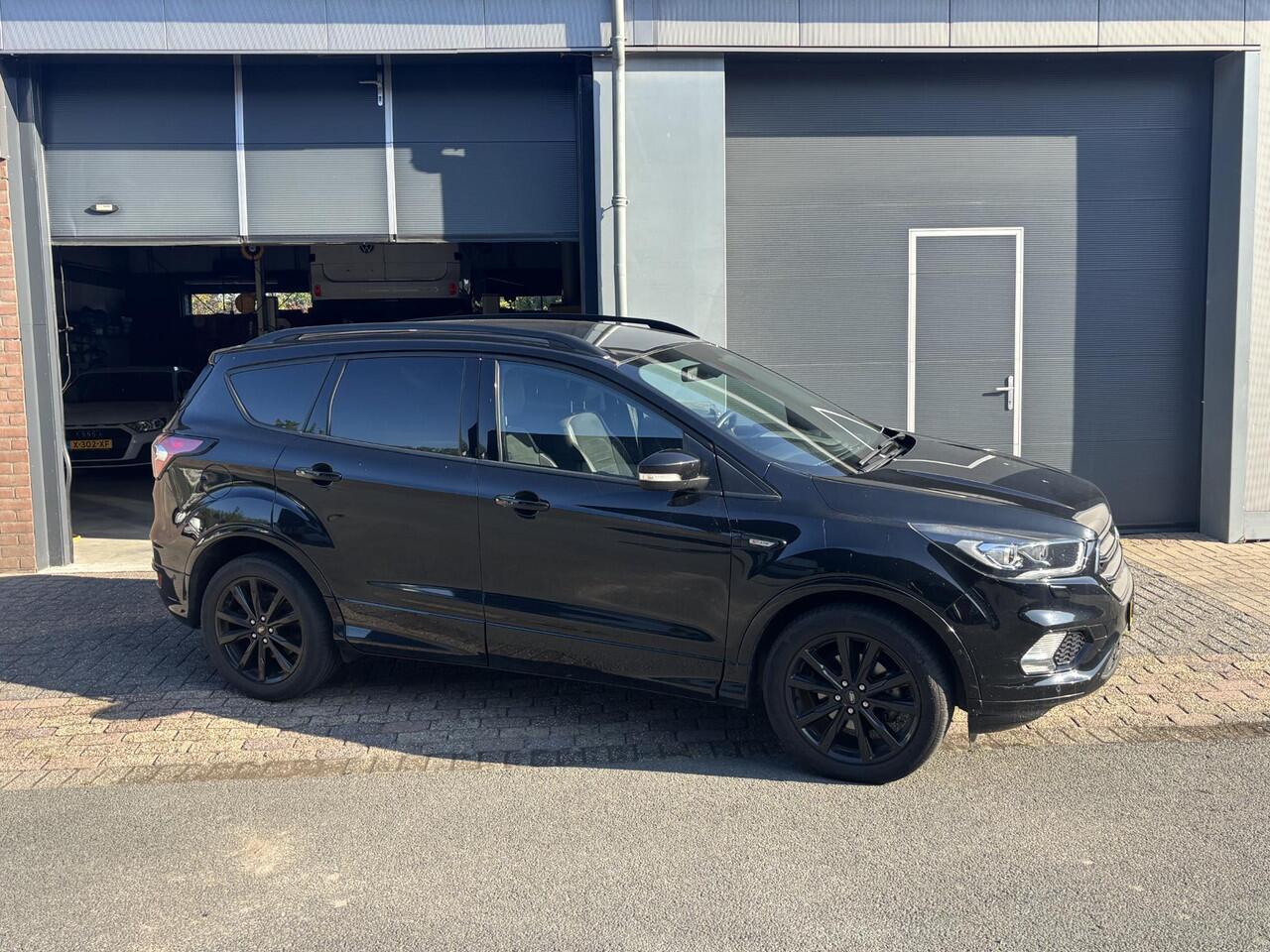 Ford KUGA 1.5 EcoBoost ST Line
