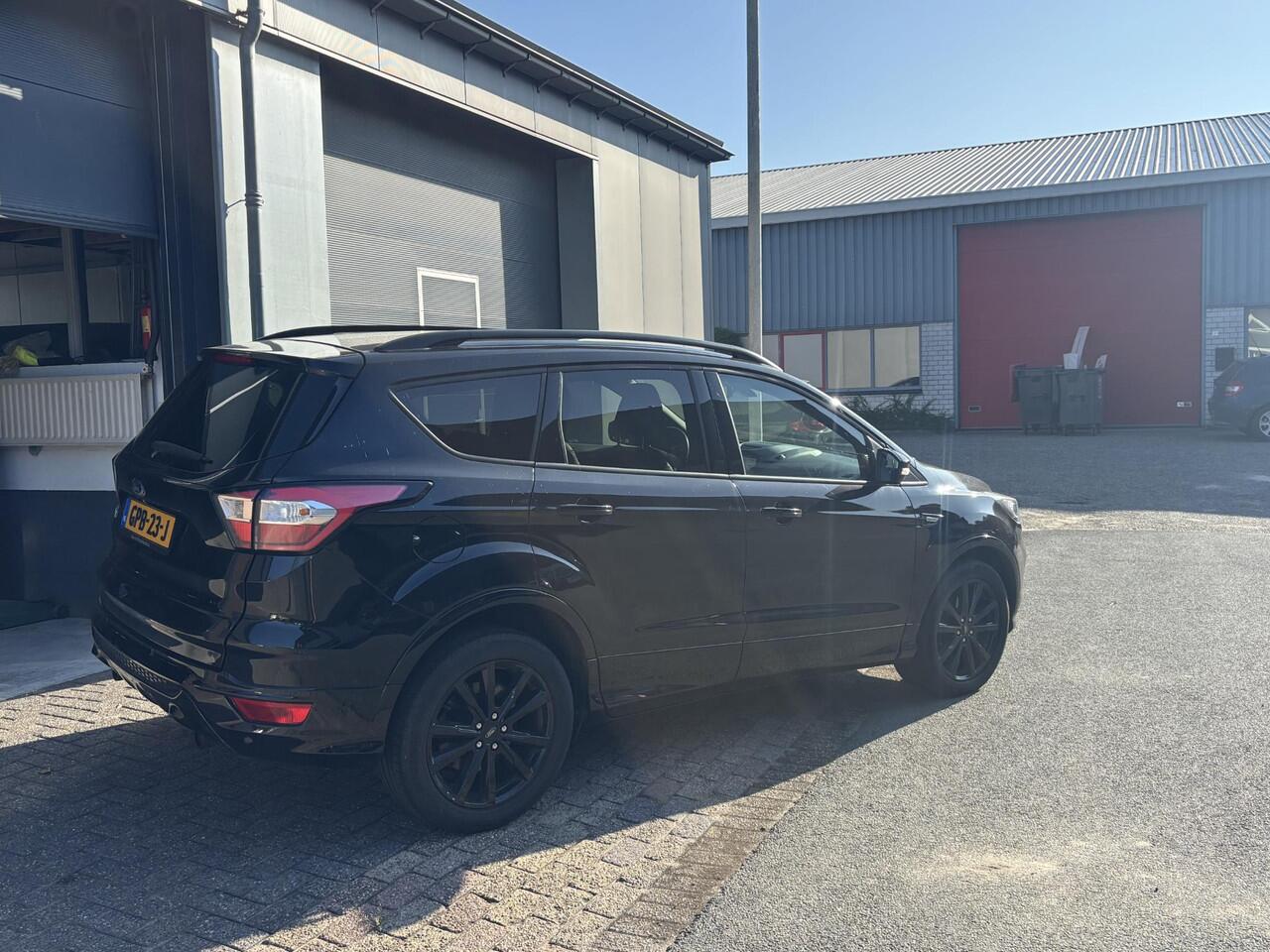 Ford KUGA 1.5 EcoBoost ST Line