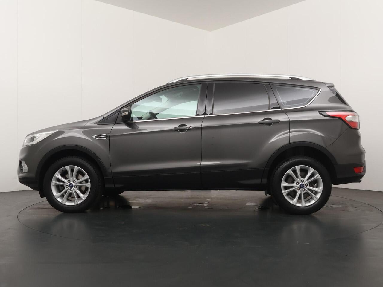 Ford KUGA 1.5 EcoBoost Titanium - Navigatie - Climate Control - Trekhaak - 1.800 kg. trekgewicht
