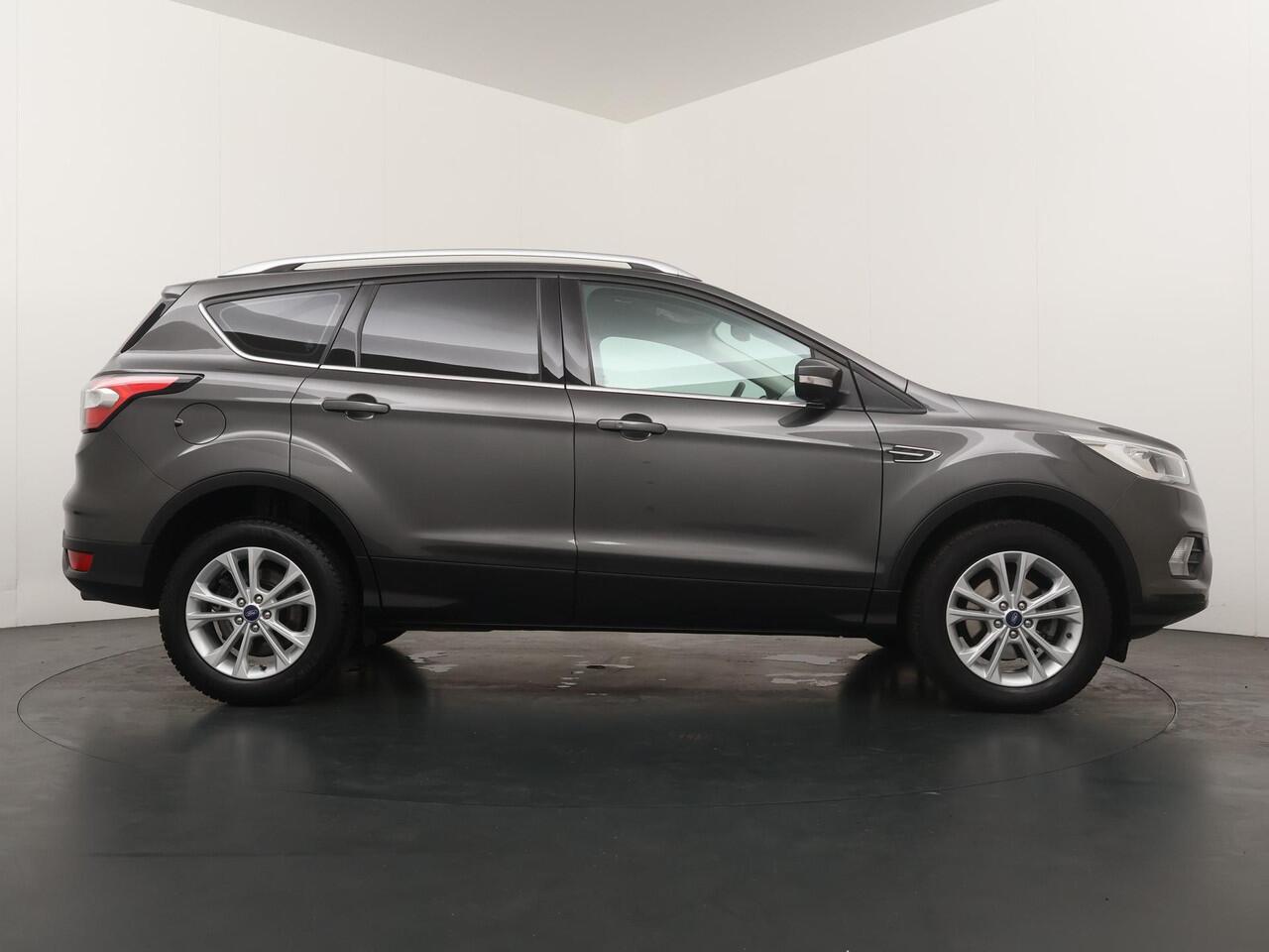 Ford KUGA 1.5 EcoBoost Titanium - Navigatie - Climate Control - Trekhaak - 1.800 kg. trekgewicht