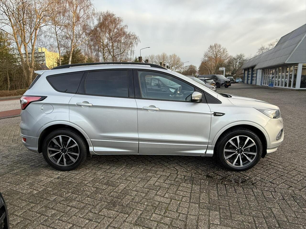 Ford KUGA 1.5 EcoBoost ST Line 150pk Achteruitrijcamera | Bi-Xenon Koplampen | Voorruit verwarming | 2.000kg Trekgewicht