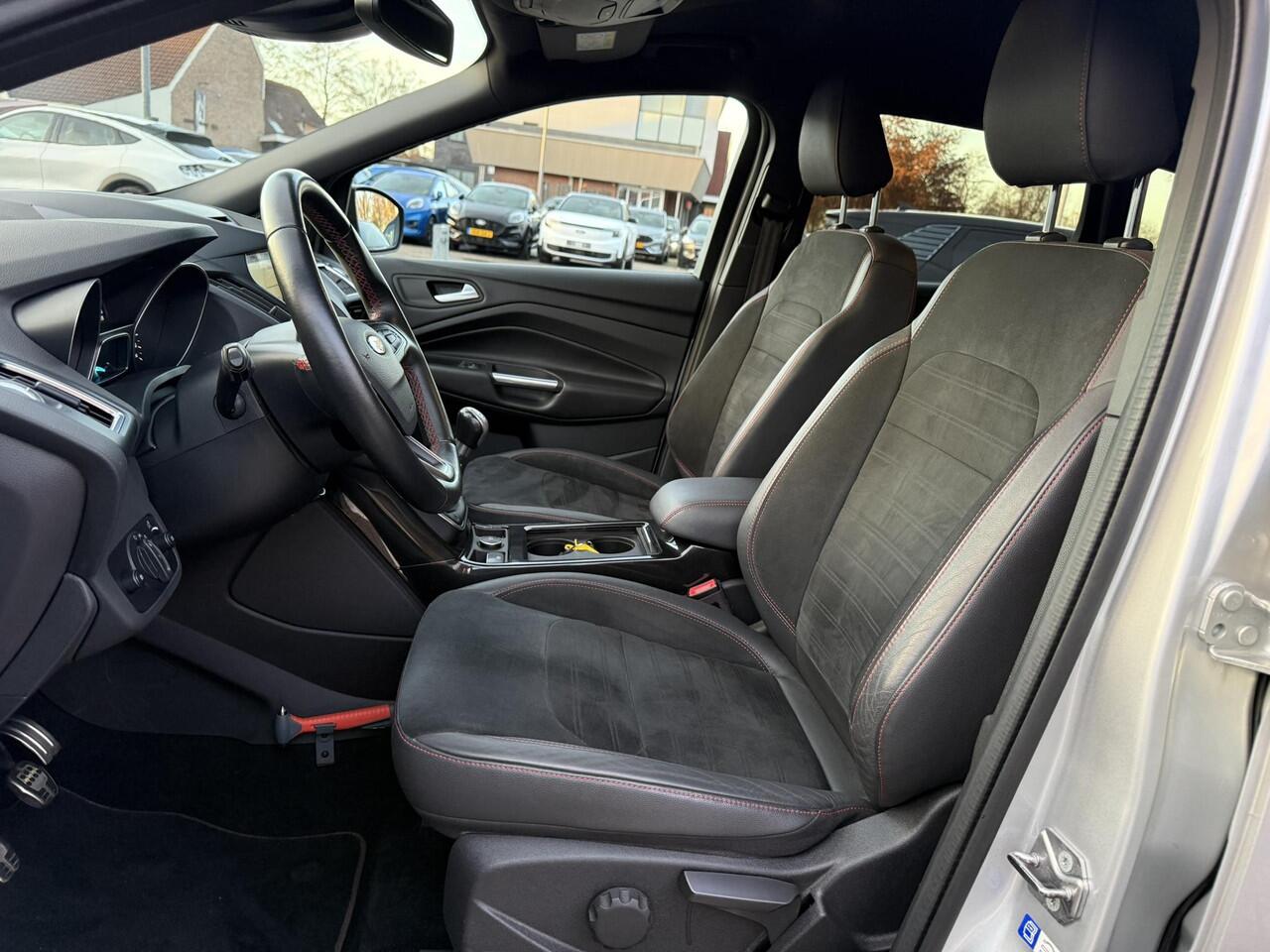 Ford KUGA 1.5 EcoBoost ST Line 150pk Achteruitrijcamera | Bi-Xenon Koplampen | Voorruit verwarming | 2.000kg Trekgewicht