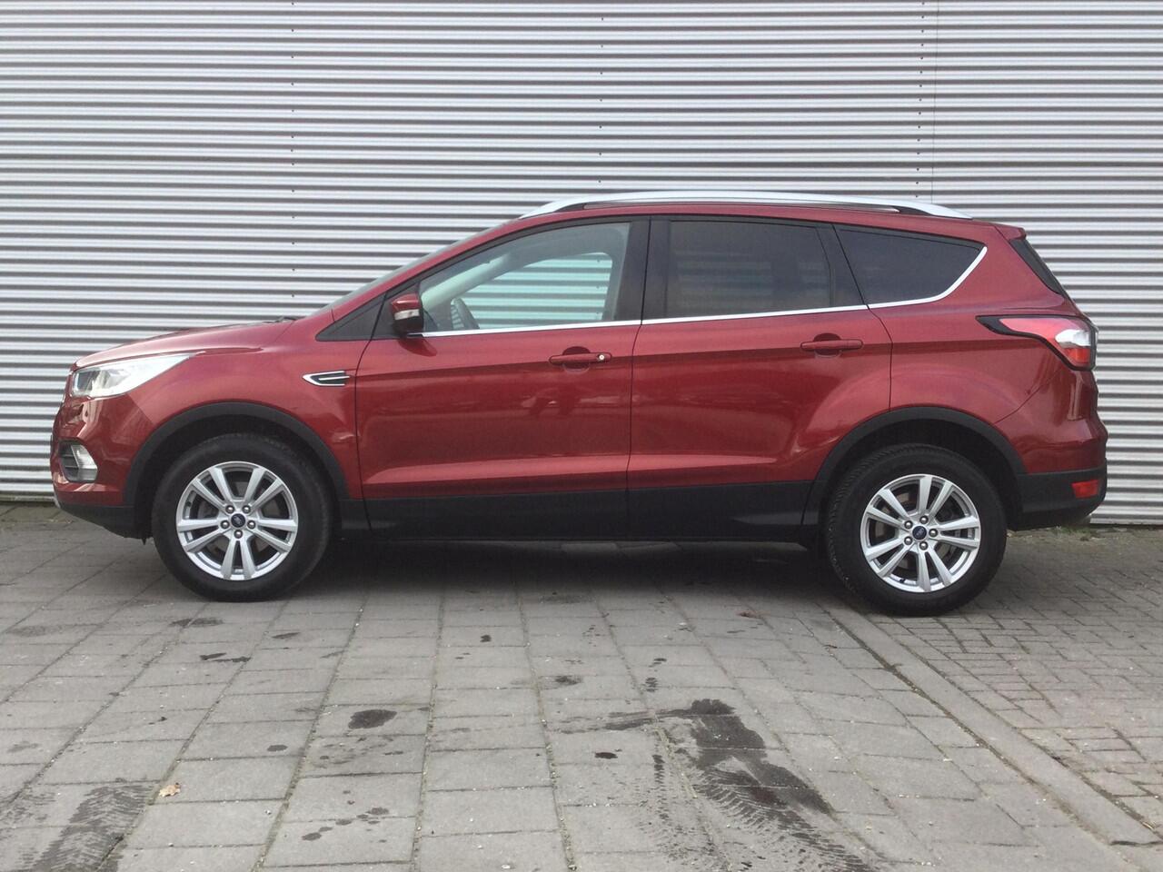 Ford KUGA 1.5 EcoBoost Titanium | Trekhaak | Stoelverwarming | PDC | Navi |