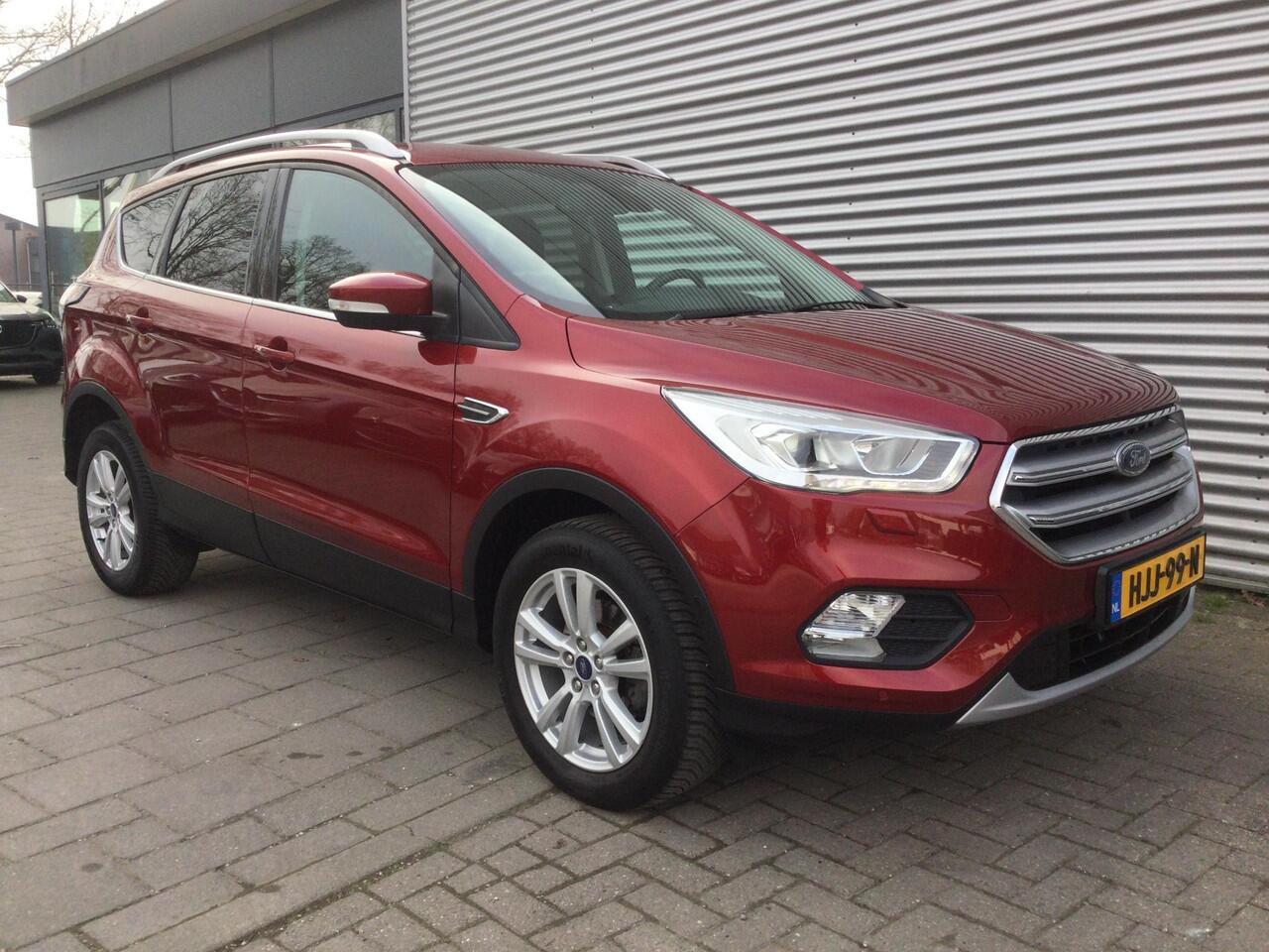 Ford KUGA 1.5 EcoBoost Titanium | Trekhaak | Stoelverwarming | PDC | Navi |