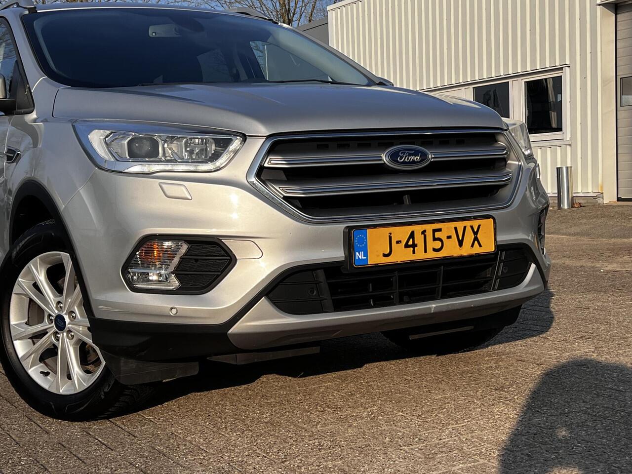 Ford KUGA 1.5 EcoBoost Titanium | 150 pk | Verwarmde voorstoelen | Trekhaak uitklapbaar | Sony audio installatie |