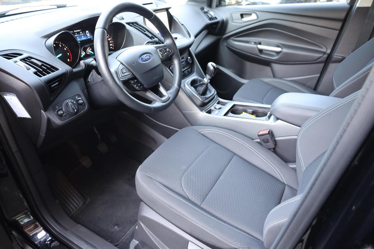 Ford KUGA 1.5 EcoBoost Titanium TREKHAAK-ELEC HALF-LEER STUUR/RUIT/STOEL/VERW. CARPLAY NAVI CLIMA CRUISE VOICE 2xPDC 17''LMV