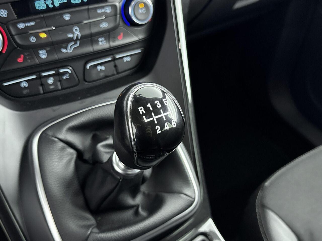 Ford KUGA 1.5 EcoBoost Titanium 150PK | Trekhaak 2.000KG | Navigatie | Stoel, Stuur en Voorruitverwarming | Parkeersensoren Voor & Achter