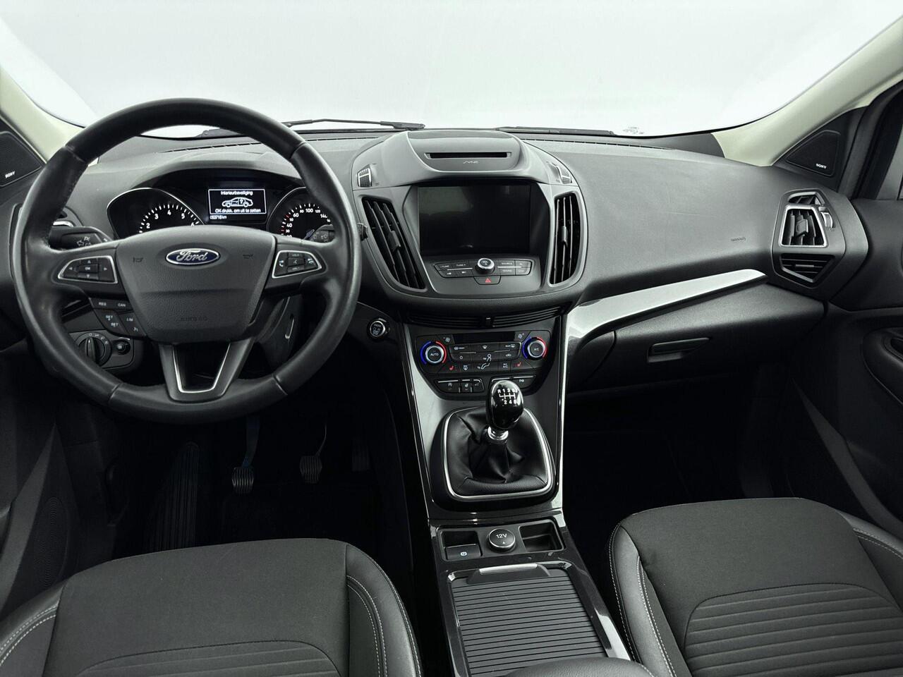 Ford KUGA 1.5 EcoBoost Titanium 150PK | Trekhaak 2.000KG | Navigatie | Stoel, Stuur en Voorruitverwarming | Parkeersensoren Voor & Achter