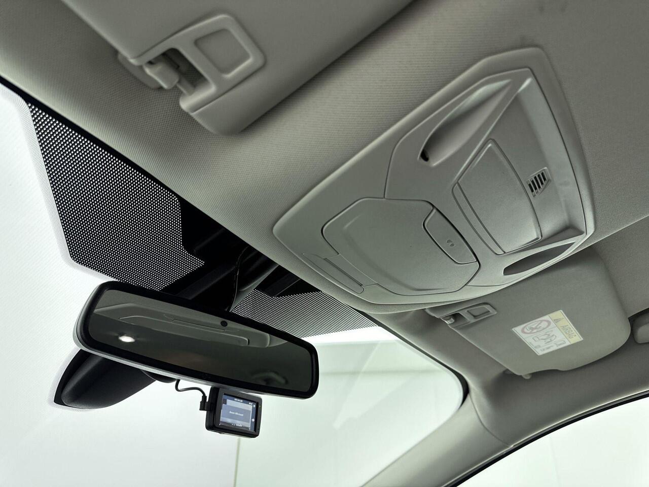 Ford KUGA 1.5 EcoBoost Titanium 150PK | Trekhaak 2.000KG | Navigatie | Stoel, Stuur en Voorruitverwarming | Parkeersensoren Voor & Achter