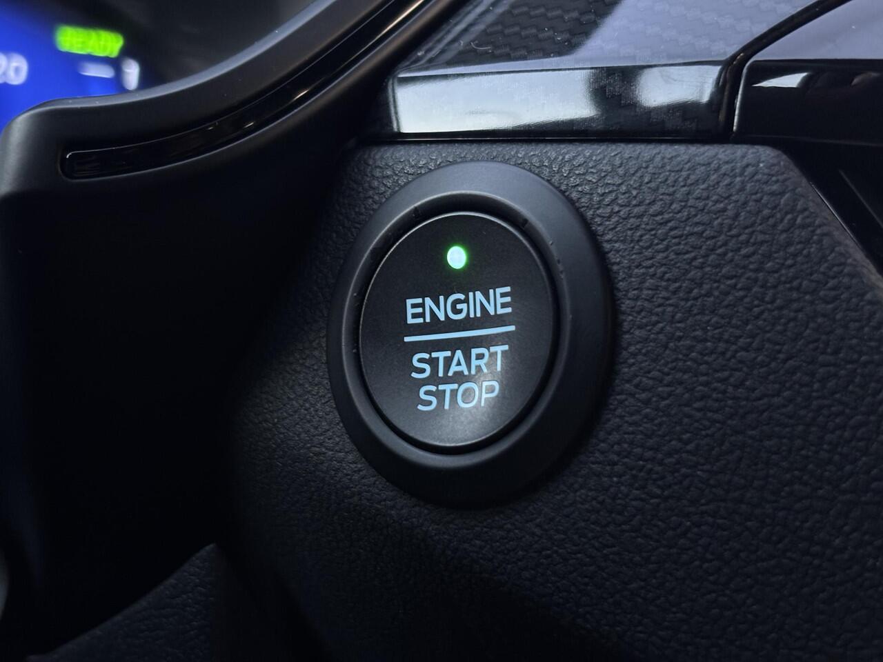 Ford KUGA 2.5 PHEV ST-Line X , Stoel/Stuurverwarming, Sportstoelen, Apple Carplay/Android Auto, Navigatie, Enz...