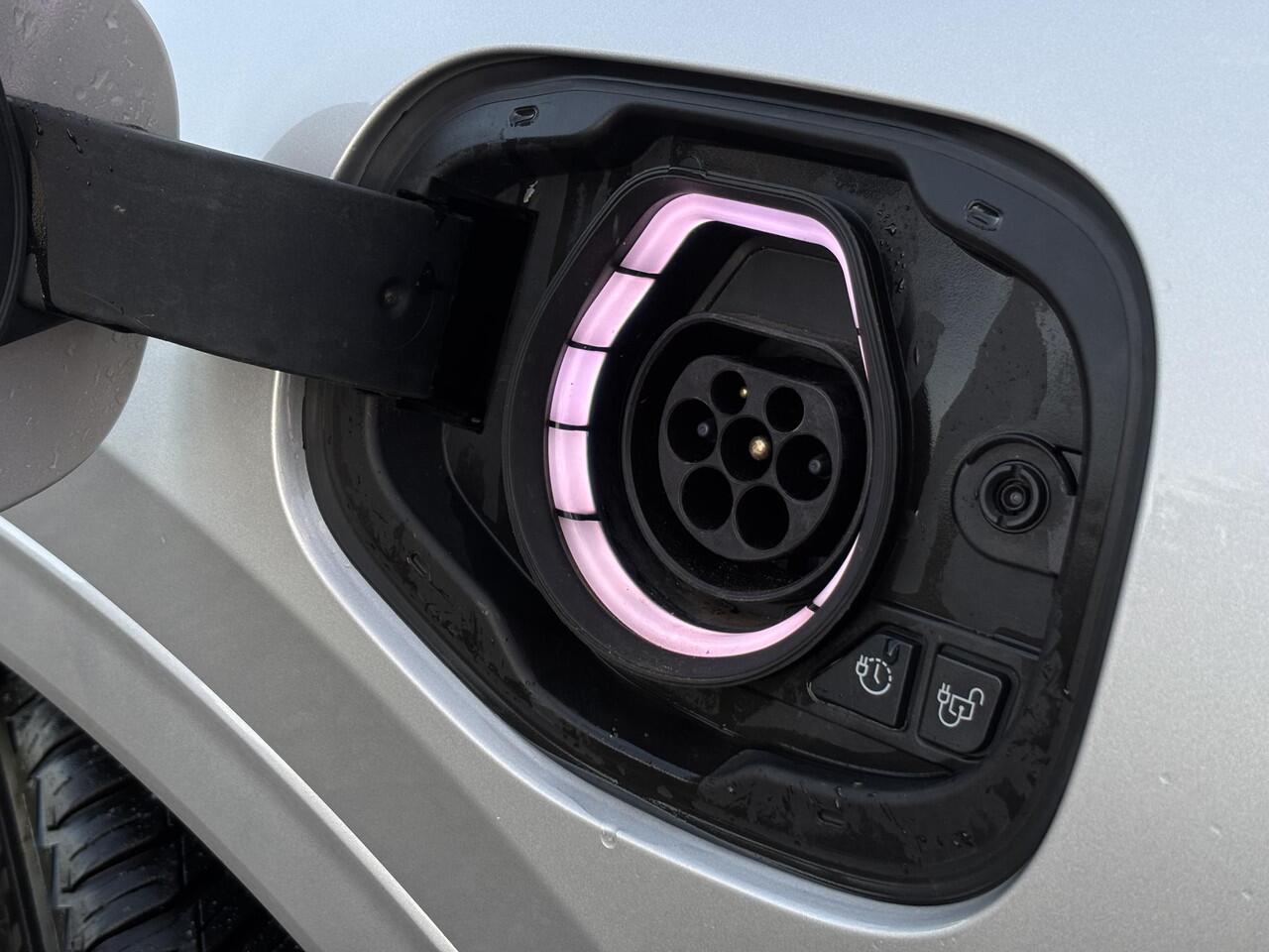 Ford KUGA 2.5 PHEV ST-Line X , Stoel/Stuurverwarming, Sportstoelen, Apple Carplay/Android Auto, Navigatie, Enz...