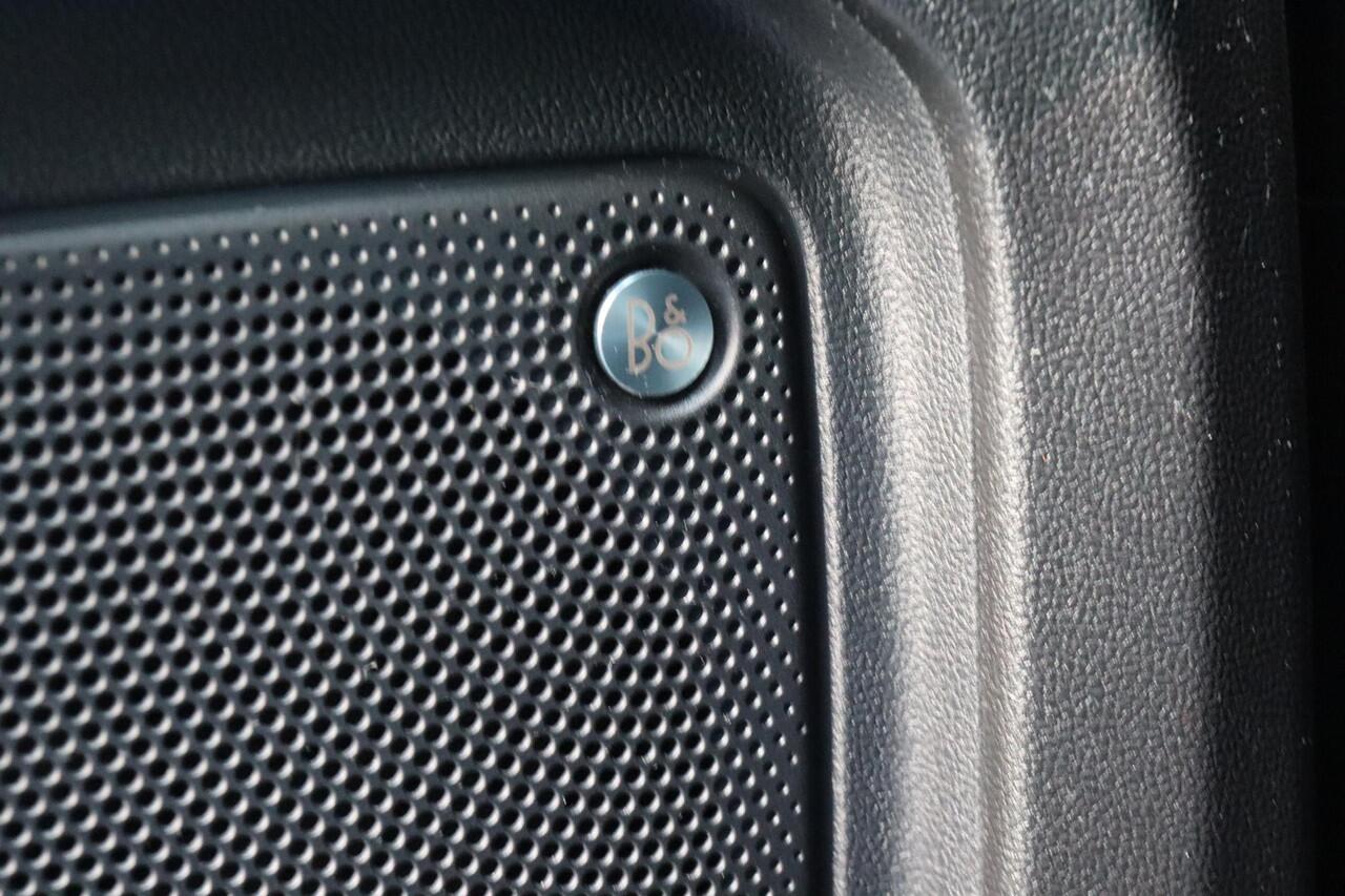 Ford KUGA 1.5 ECOBOOST ST-LINE X | ELEK. TREKHAAK | B&O | HALF LEDER | CARPLAY | VOORRUITVERW. | CLIMATE | KEY-LESS