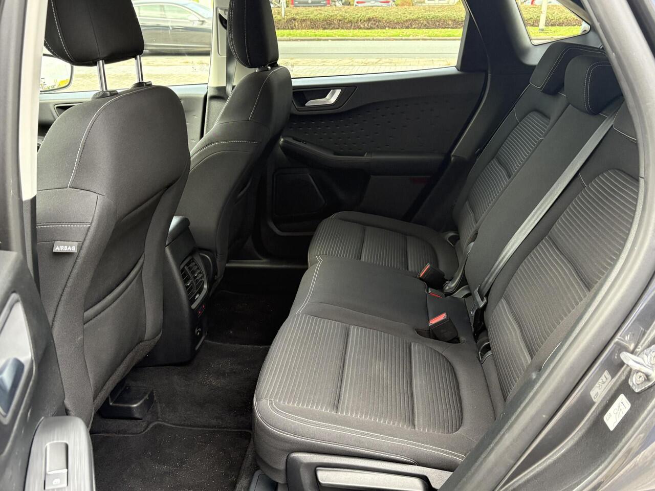 Ford KUGA 1.5 EcoBoost Titanium 150pk | Head Up Display | Matrix LED | Winterpack | Trekhaak | 1.800kg Trekgewicht