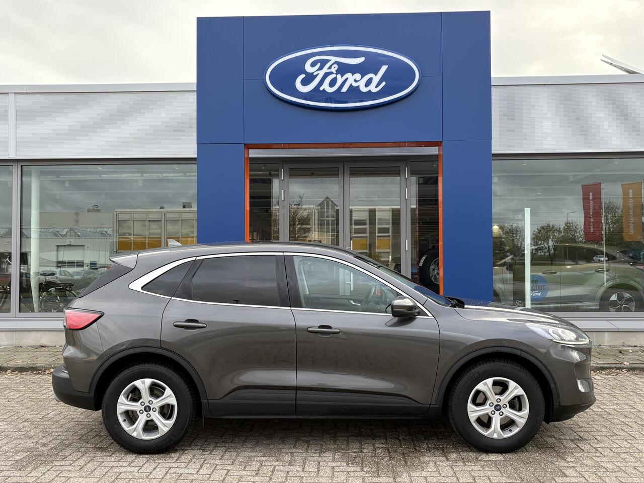 Ford KUGA 1.5 EcoBoost Titanium 150pk | Head Up Display | Matrix LED | Winterpack | Trekhaak | 1.800kg Trekgewicht