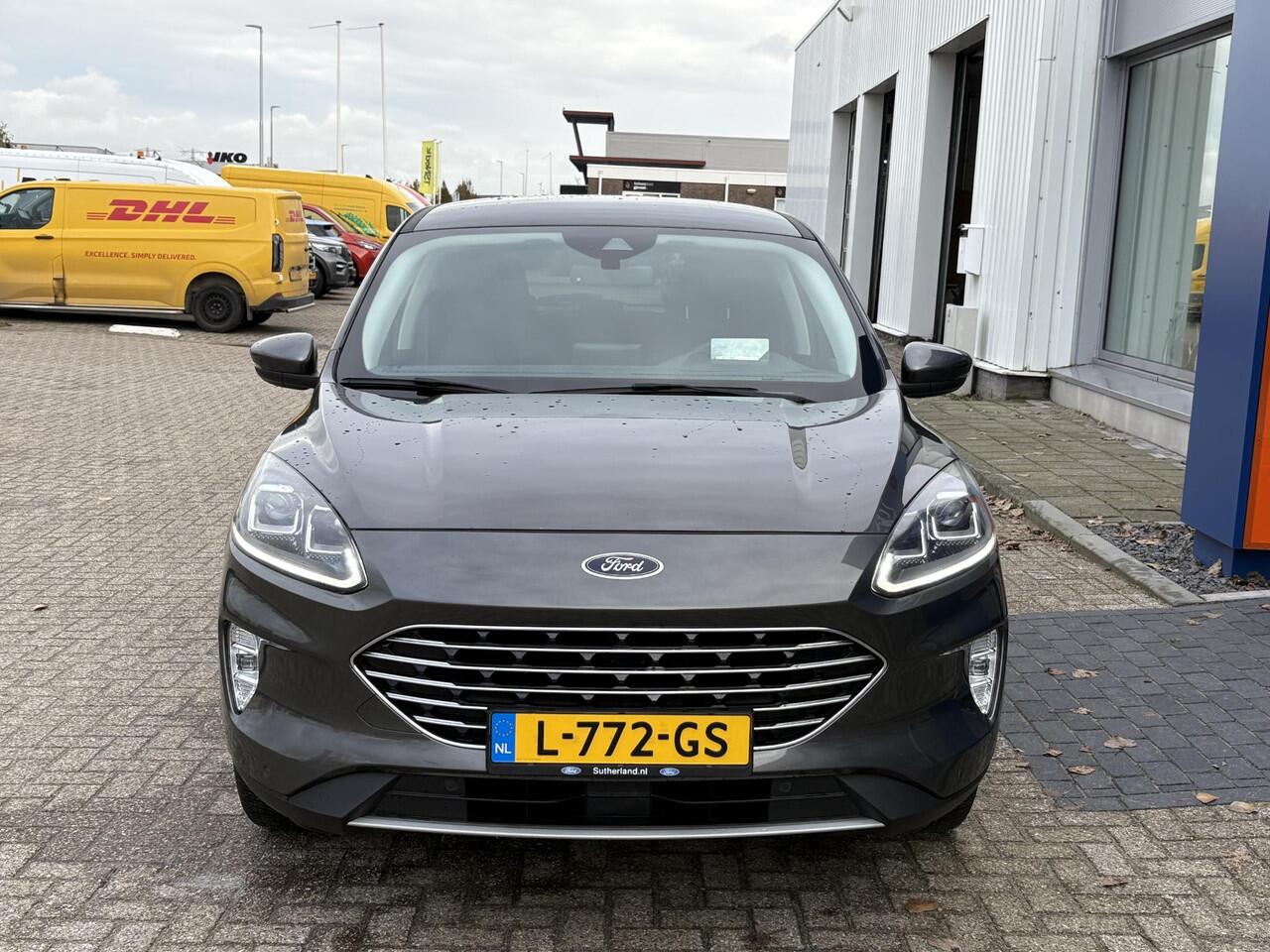 Ford KUGA 1.5 EcoBoost Titanium 150pk | Head Up Display | Matrix LED | Winterpack | Trekhaak | 1.800kg Trekgewicht