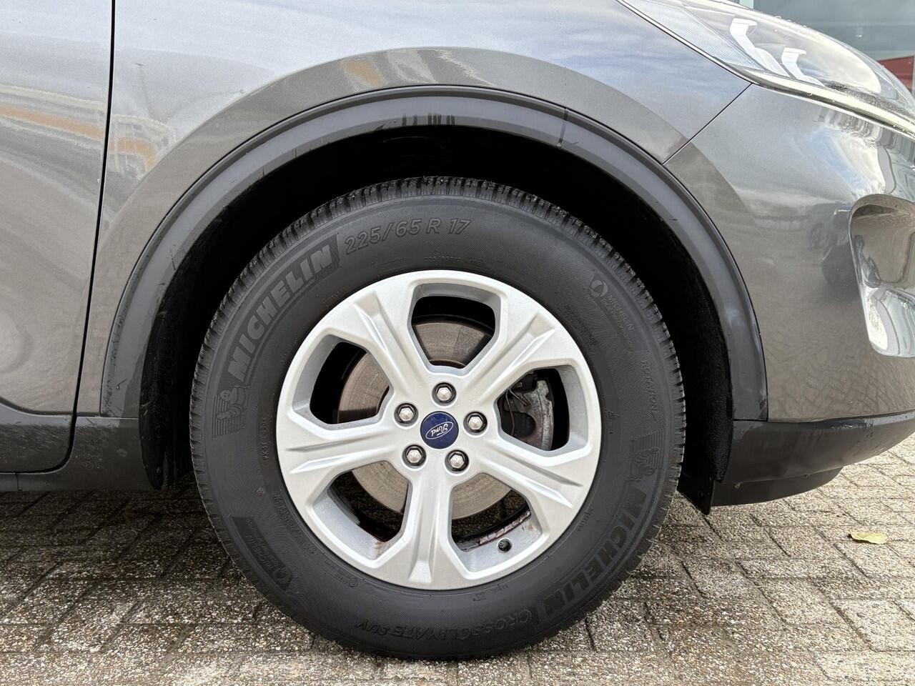 Ford KUGA 1.5 EcoBoost Titanium 150pk | Head Up Display | Matrix LED | Winterpack | Trekhaak | 1.800kg Trekgewicht