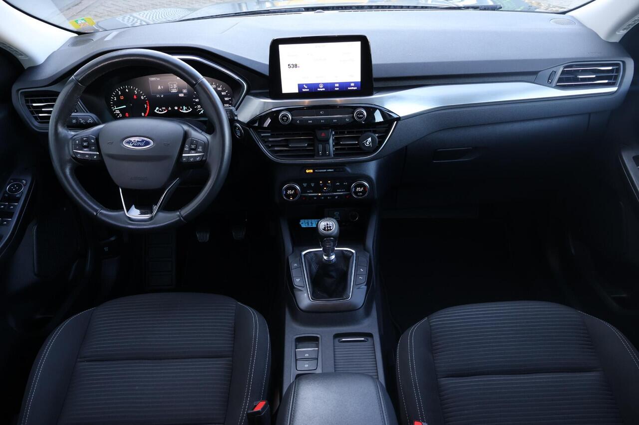 Ford KUGA 1.5 Titanium 1e Eigenaar | Volledig Onderh | BTW | NL-Auto | Winterpack | Camera | Navi | Carplay | Cruise | Keyless | LED | DAB | PDC | Start/Stop